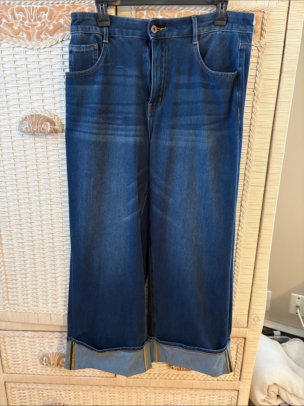 HALARA Relaxed Wide-Leg Jeans in Dark Blue